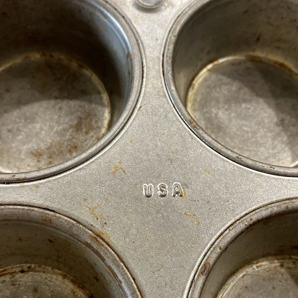 Vintage Ekco T60 6-Cup Muffin Tin Baking Pan!
